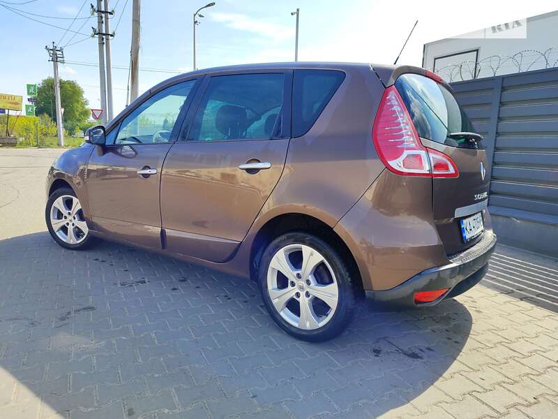 Мінівен Renault Scenic 2010 в Києві