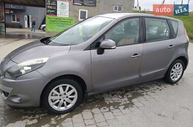 Минивэн Renault Scenic 2011 в 