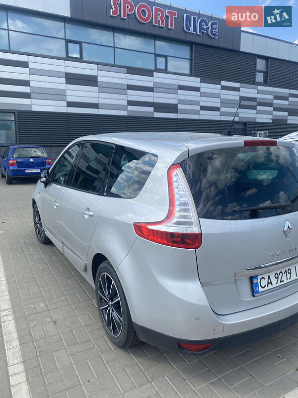 Минивэн Renault Scenic 2012 в Черкассах