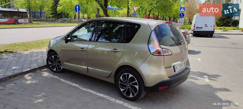 Мінівен Renault Scenic 2015 в Луцьку