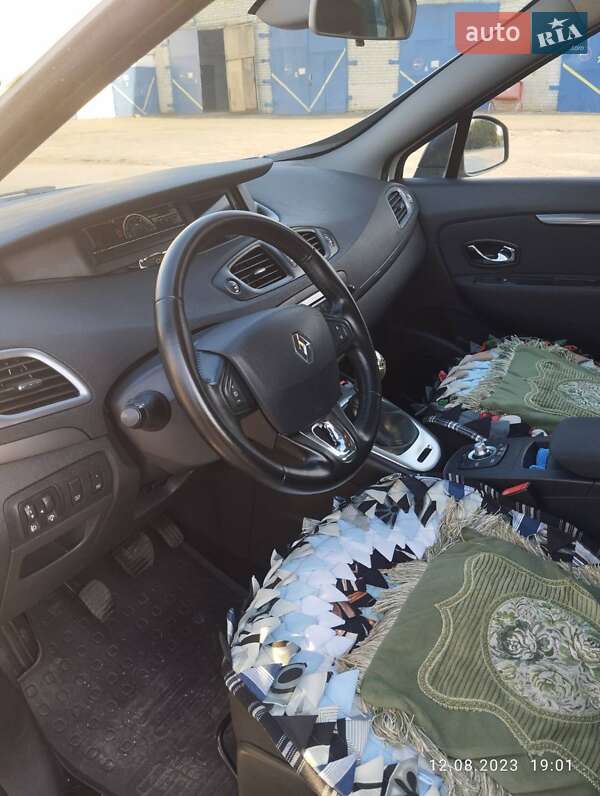 Минивэн Renault Scenic 2016 в Звягеле фото 15 Минивэн Renault Scenic 2016 в Звягеле