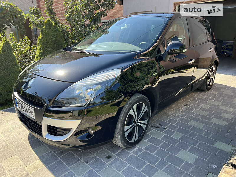Мінівен Renault Scenic 2011 в Пустомитах