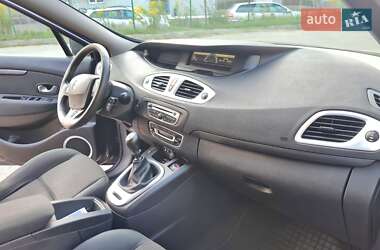 Минивэн Renault Scenic 2009 в 