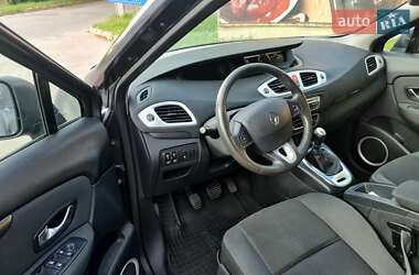 Минивэн Renault Scenic 2009 в 
