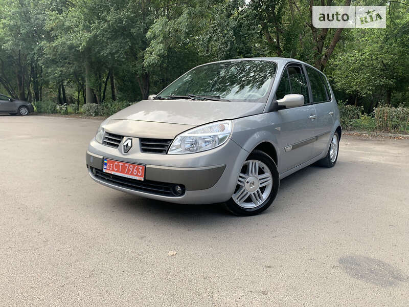 Минивэн Renault Scenic 2004 в 