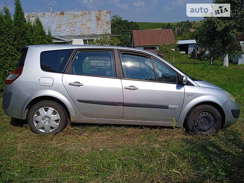 Мінівен Renault Scenic 2005 в Дубні