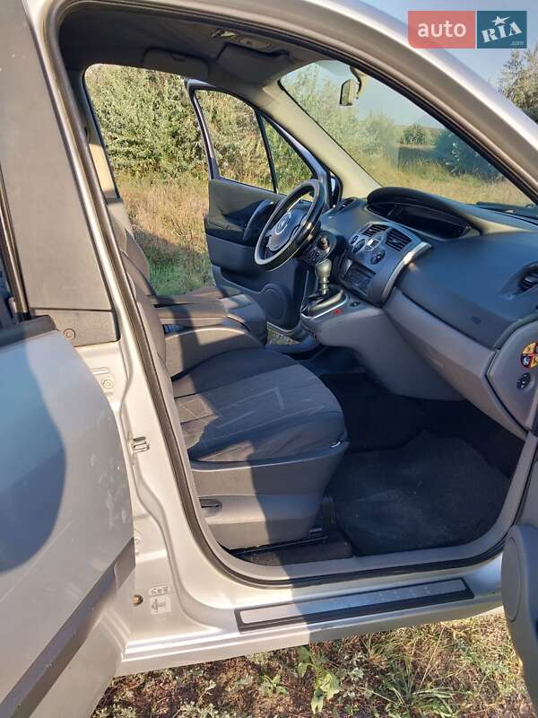 Минивэн Renault Scenic 2005 в Измаиле