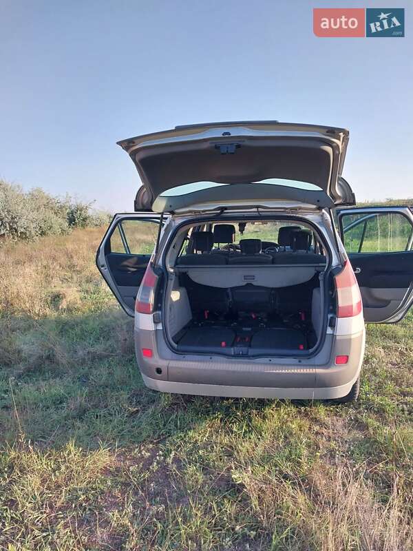Минивэн Renault Scenic 2005 в Измаиле