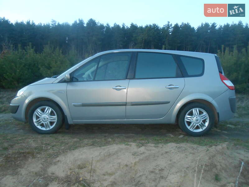 Минивэн Renault Scenic 2005 в 