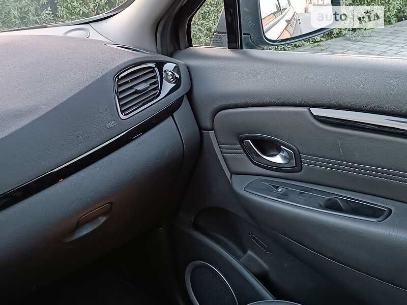 Минивэн Renault Scenic 2011 в Днепре