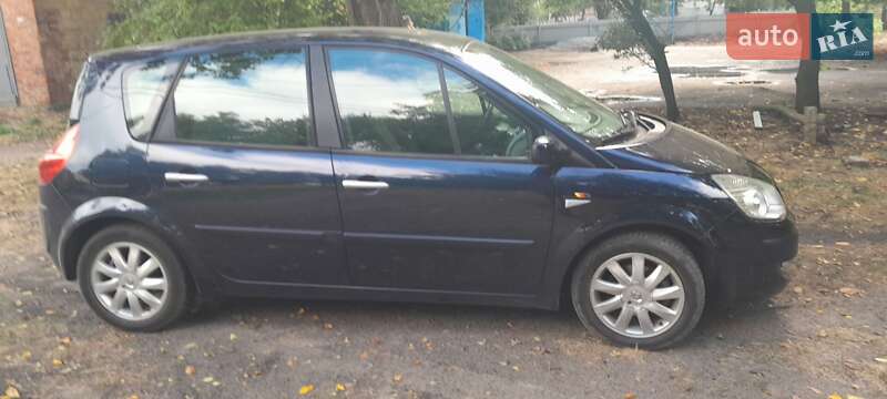 Минивэн Renault Scenic 2006 в Светловодске