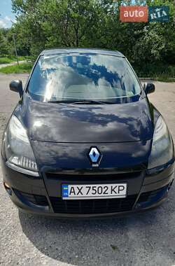 Минивэн Renault Scenic 2009 в 