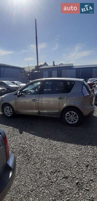 Мінівен Renault Scenic 2012 в Пирятині