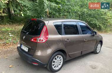 Мінівен Renault Scenic 2011 в Кривому Розі