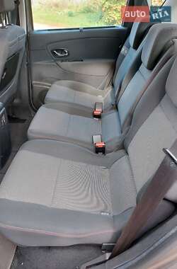 Минивэн Renault Scenic 2012 в 