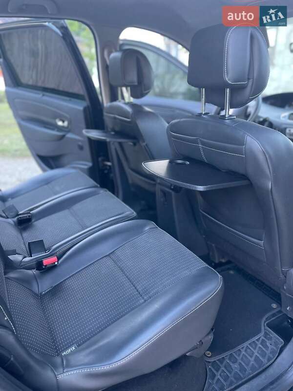 Минивэн Renault Scenic 2011 в Бориславе
