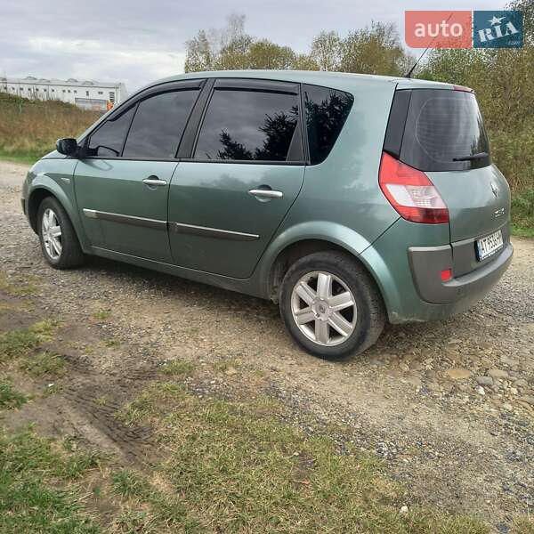 Минивэн Renault Scenic 2004 в Долине