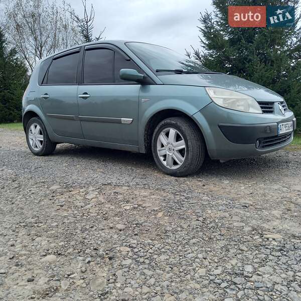 Минивэн Renault Scenic 2004 в Долине