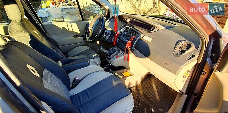 Минивэн Renault Scenic 2004 в Ахтырке