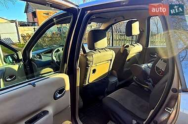 Минивэн Renault Scenic 2004 в 