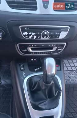 Минивэн Renault Scenic 2009 в 