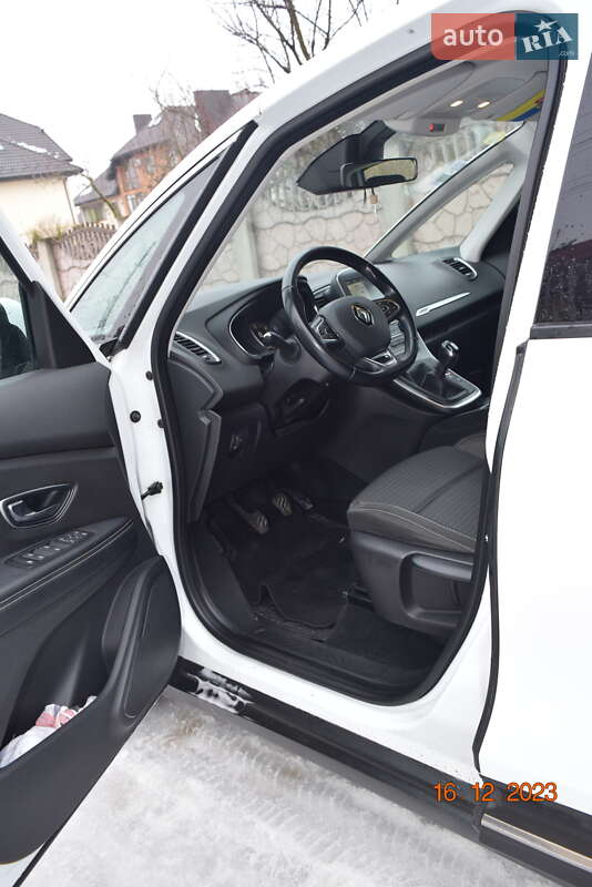 Минивэн Renault Scenic 2017 в Луцке