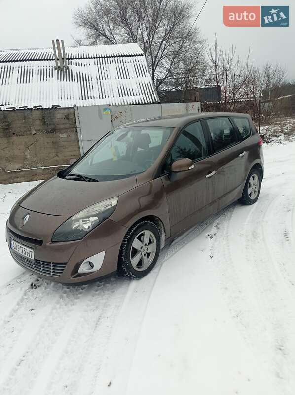 Мінівен Renault Scenic 2012 в Кам'янському