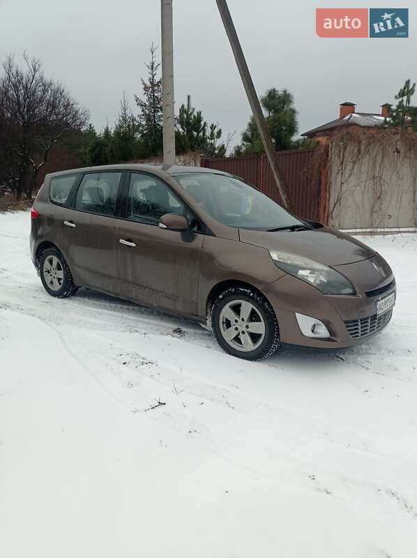Мінівен Renault Scenic 2012 в Кам'янському
