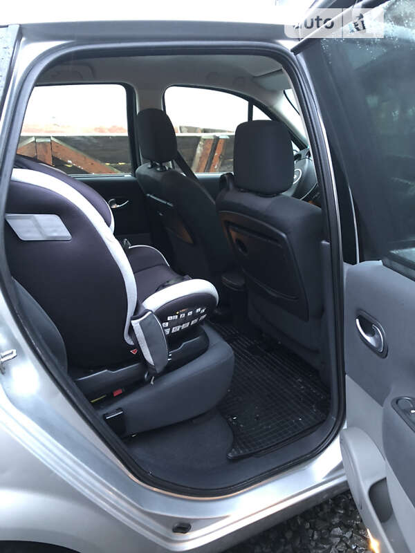 Минивэн Renault Scenic 2007 в Луцке