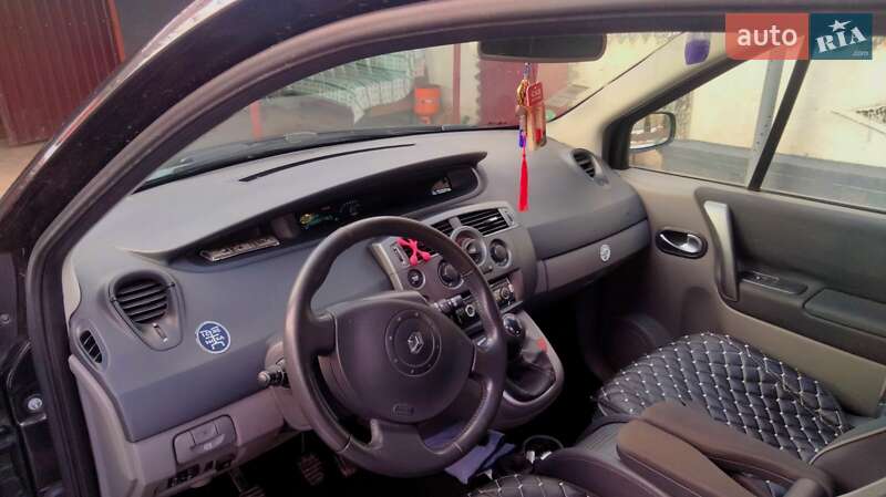 Минивэн Renault Scenic 2003 в Могилев-Подольске