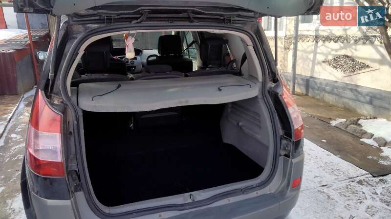 Минивэн Renault Scenic 2003 в Могилев-Подольске