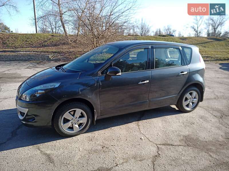 Минивэн Renault Scenic 2010 в Кременчуге