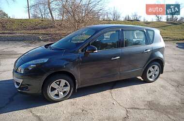 Минивэн Renault Scenic 2010 в 