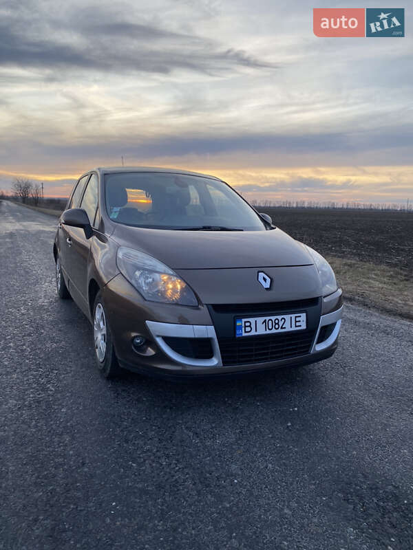 Минивэн Renault Scenic 2009 в Миргороде