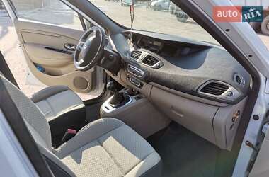 Минивэн Renault Scenic 2011 в 