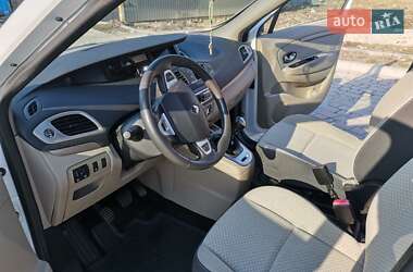 Минивэн Renault Scenic 2011 в 