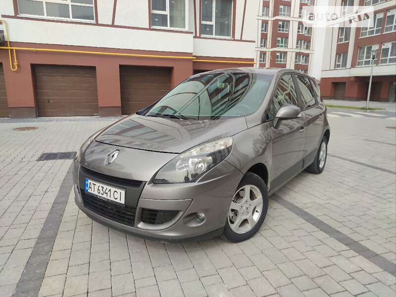 Минивэн Renault Scenic 2010 в Ивано-Франковске