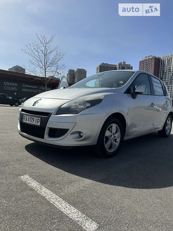 Renault Scenic 2011