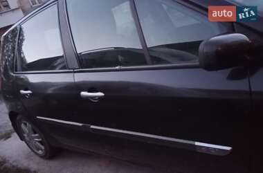 Мінівен Renault Scenic 2005 в Золочеві