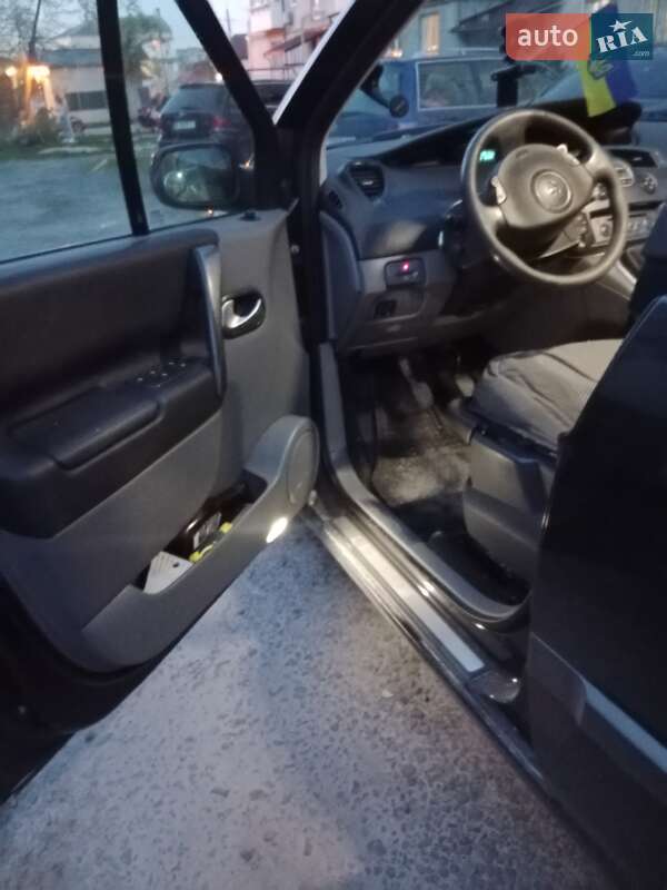 Минивэн Renault Scenic 2005 в Золочеве фото 6 Минивэн Renault Scenic 2005 в Золочеве