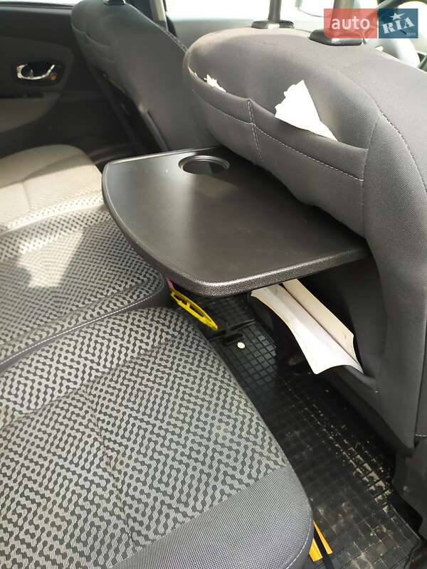 Минивэн Renault Scenic 2011 в Львове