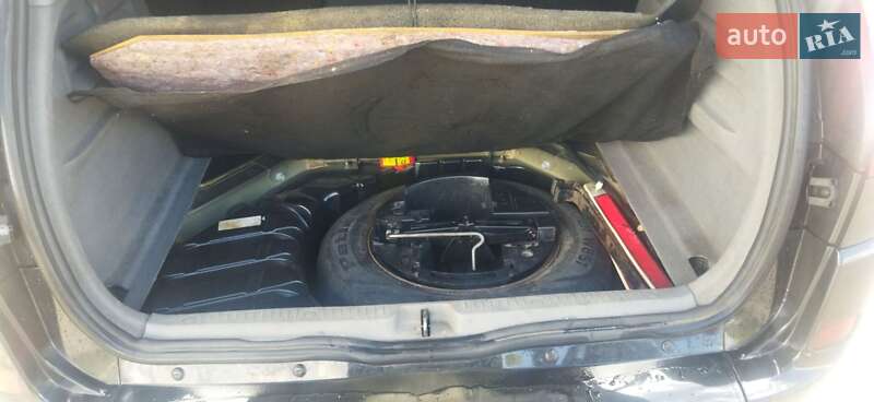 Минивэн Renault Scenic 2004 в Кропивницком