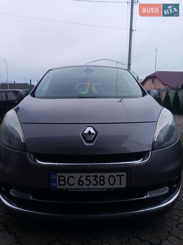 Минивэн Renault Scenic 2012 в 