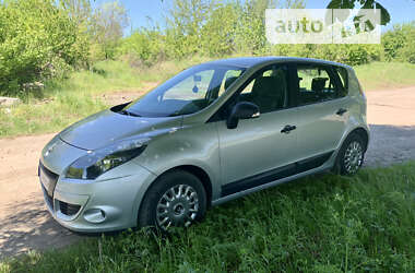 Мінівен Renault Scenic 2009 в Здолбуніві