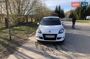 Минивэн Renault Scenic 2010 в 