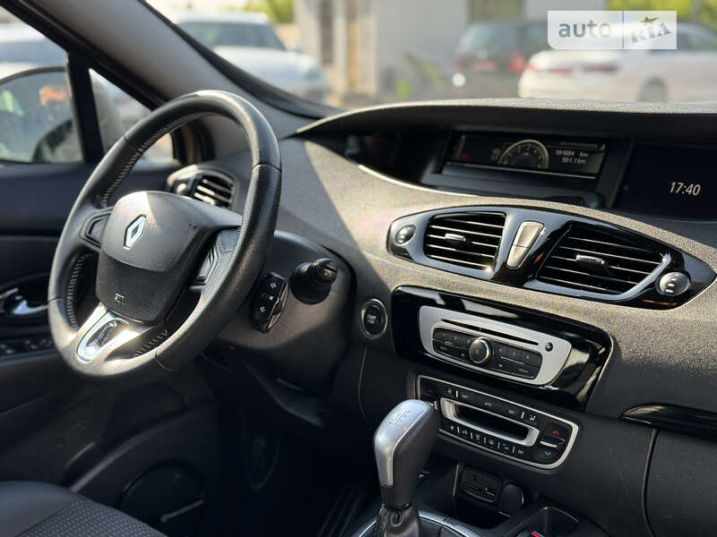 Минивэн Renault Scenic 2013 в Дубно