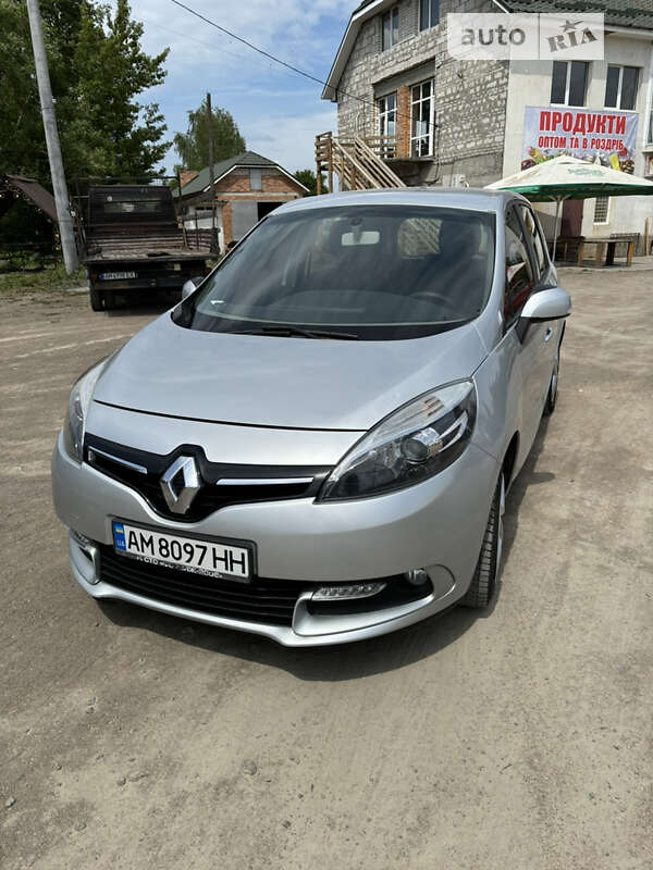Минивэн Renault Scenic 2014 в Коростене