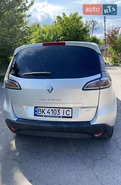 Минивэн Renault Scenic 2012 в 