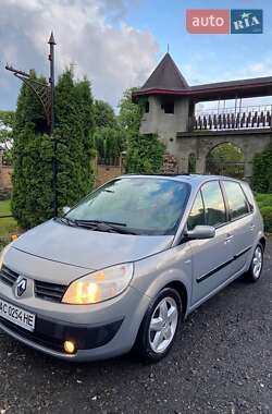Минивэн Renault Scenic 2004 в 