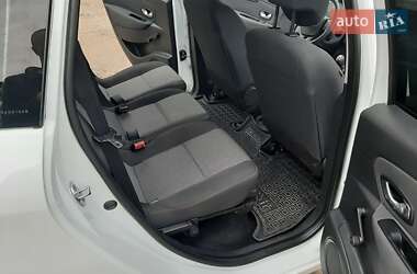 Мінівен Renault Scenic 2015 в 